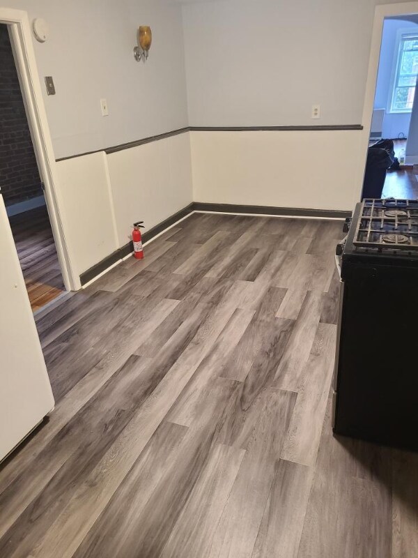 Building Photo - 1004 5th Ave