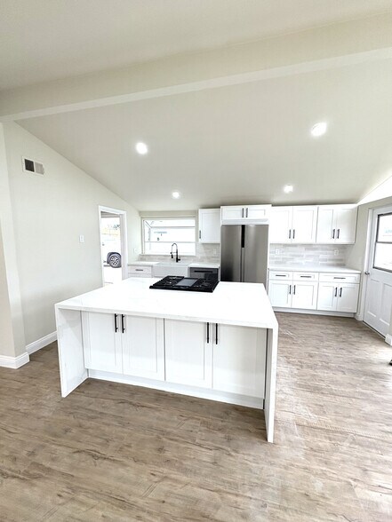 Building Photo - 10171 Aldgate Avenue