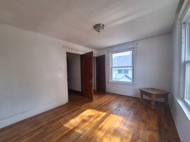 Building Photo - Come see your new home!