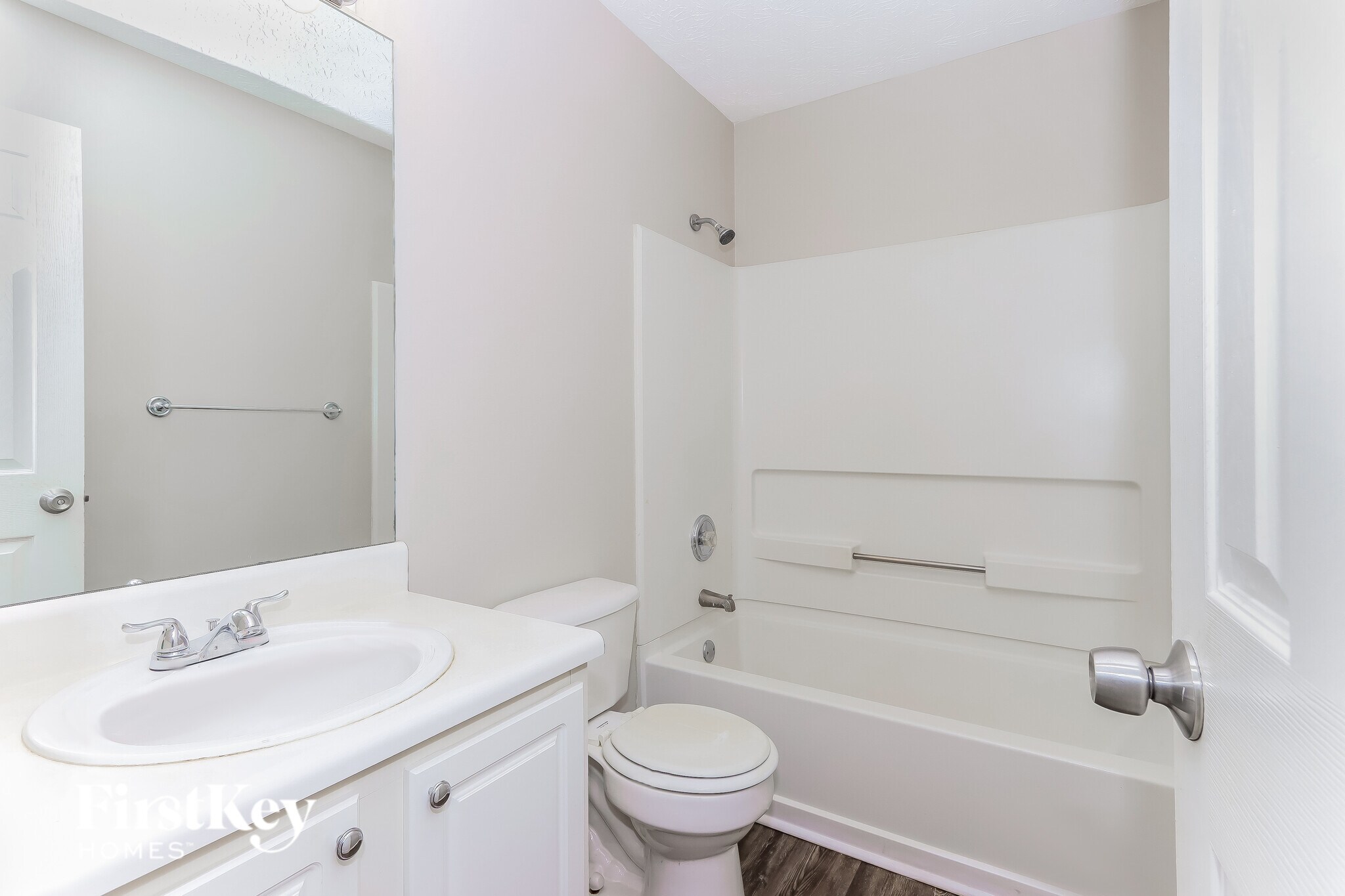 Building Photo - 128 Greenleaf Dr