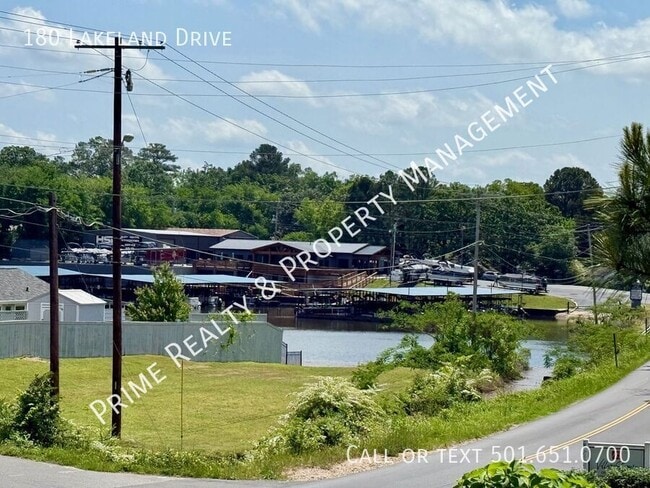 Building Photo - 180 Lakeland Dr