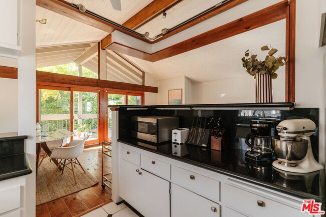 Building Photo - 4450 Alla Rd