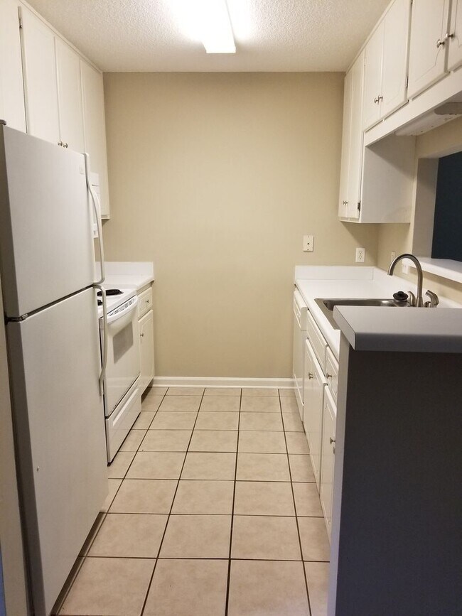 Building Photo - Foxchase Townhomes, Enterprise, AL