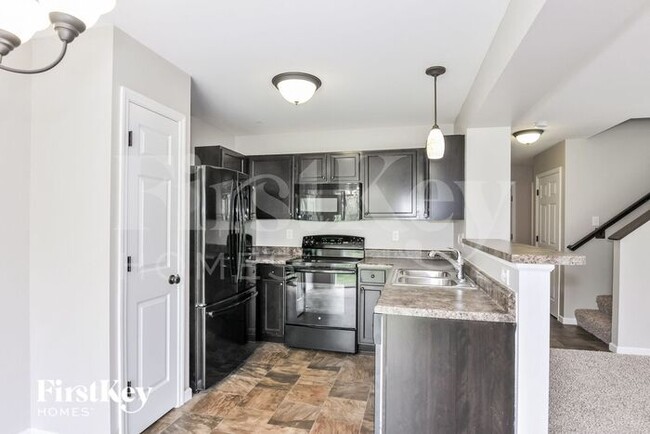Building Photo - 824 Cadbury Dr
