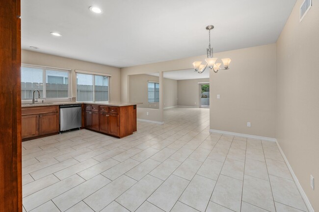 Building Photo - Single Family House One Level