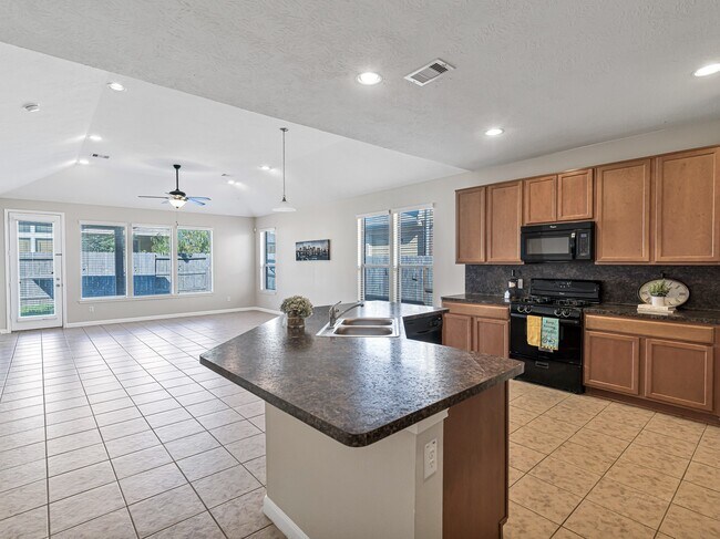 Building Photo - 11103 Avery Oaks Ln