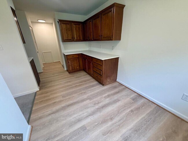 Building Photo - 15 Silverwood Cir