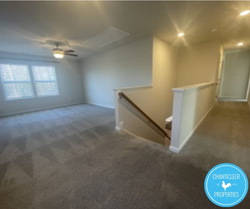 Building Photo - 112 Hoyne Way