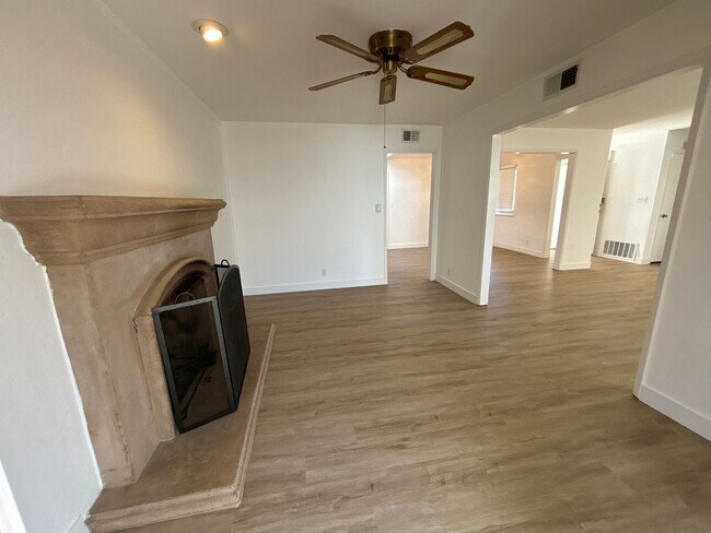Building Photo - 1419 Yolanda Ct