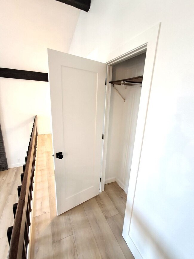 Building Photo - $2,995 - 5 Bed / 3 Bath Beautiful Home in ...