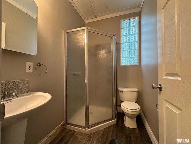 Building Photo - 333 S Douglas Ave