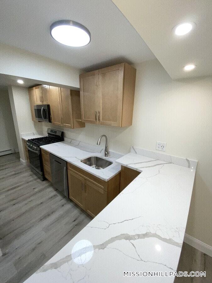 Building Photo - 26 Hazelwood St