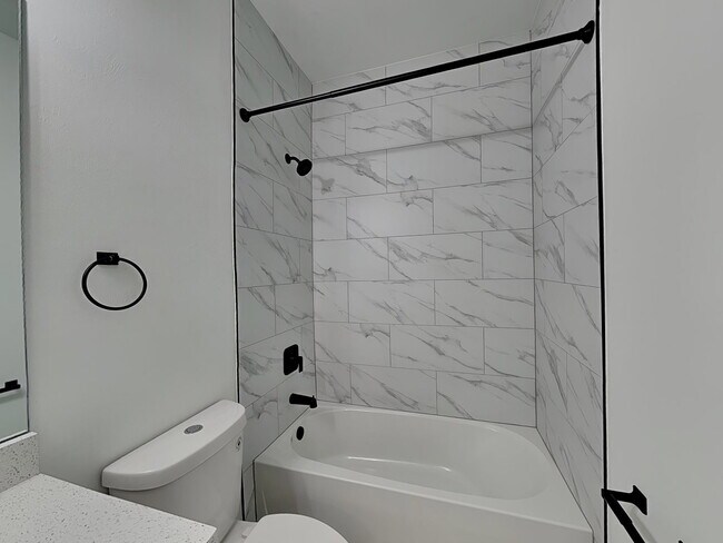 Building Photo - 2222 Leda Ave S