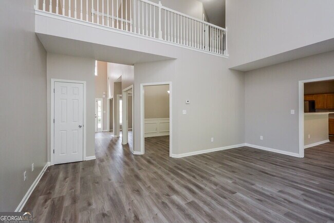 Building Photo - 137 Lantana Dr