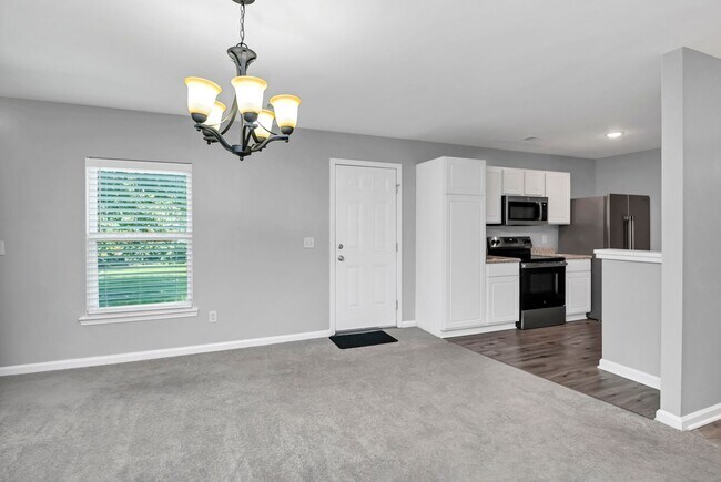 Building Photo - Freshly Updated 3 bedroom Home with New Ro...