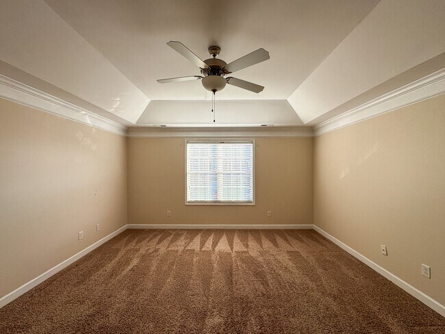 Building Photo - Lovely 3 Bed 2.5 Bath Home with Community Amenities