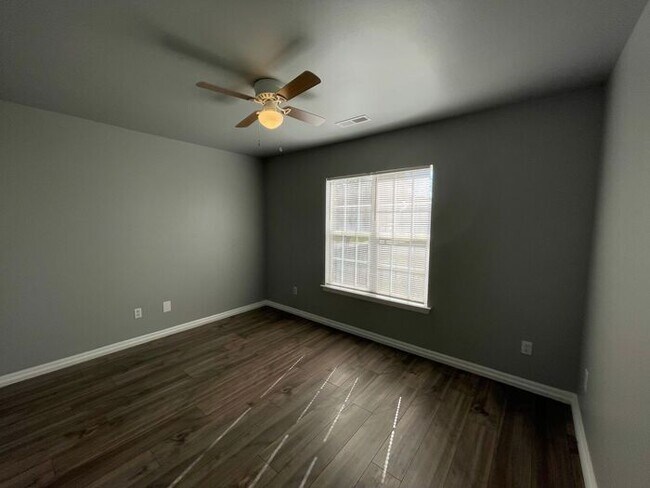 Building Photo - Beautiful ranch home in Steele Creek
