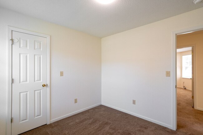 Building Photo - 4401-4403 Cheryl Ct.