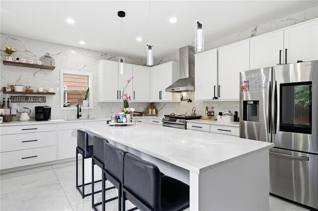 Building Photo - 2731 Amalfi Way NW