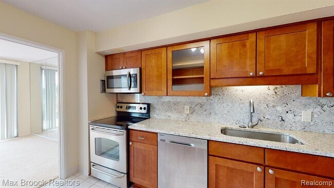 Building Photo - 600 W Brown St