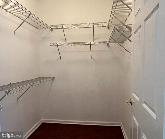 Building Photo - 422 Masterson Ct