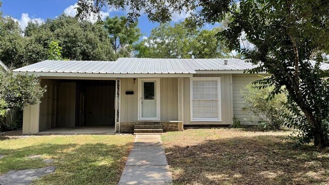 Building Photo - 606 Marshall St