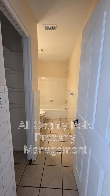 Building Photo - 2617 Crutchfield Rd