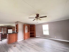 Building Photo - 221 Morris Ln