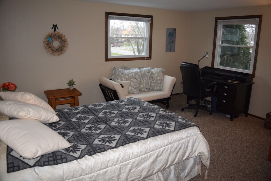 Building Photo - 322 N Moreland Blvd