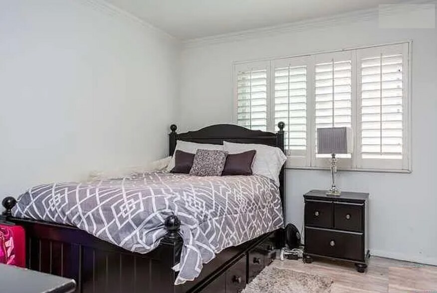 Building Photo - 745 Oxford Ave