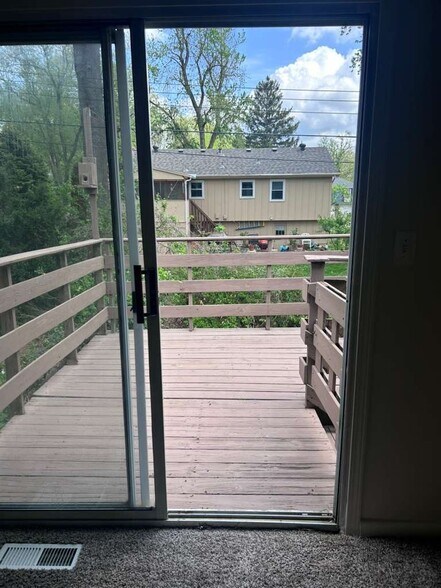 Building Photo - 10705 W 90th Terrace