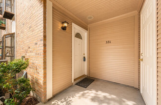 Building Photo - 1311 Antoine Dr
