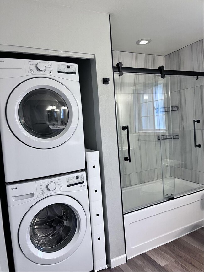 Building Photo - 3239 Cherrywood Ave