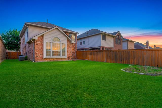 Building Photo - 511 Poplar Ln