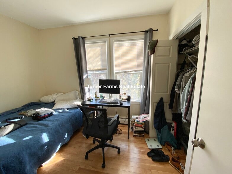 Building Photo - 6 Bickford Ave