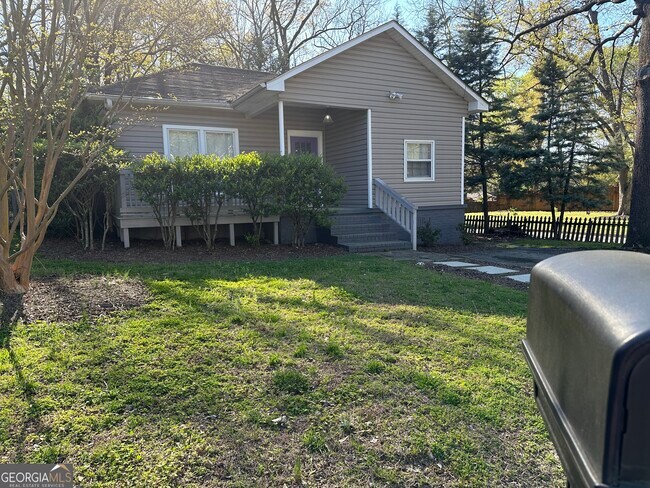 Building Photo - 2134 Main St NW