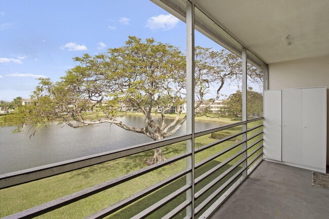 Building Photo - 124 Preston Way