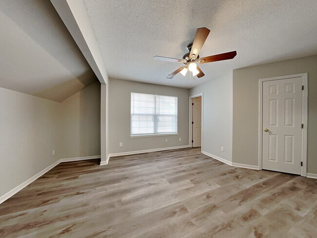 Building Photo - 4221 Woodland Ave