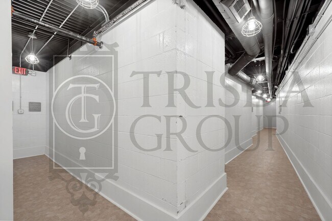 Building Photo - Modern 1 BR Apt in Mt Washington, 2 Off Street Parking Spaces, Private storage, Pets OK, W/D, DW, AC