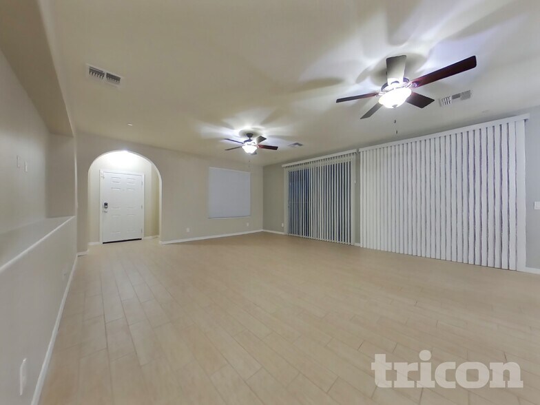 Building Photo - 12509 W Via Dona Rd