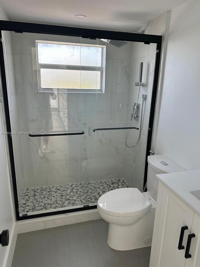 Building Photo - 360 Meridian Ave