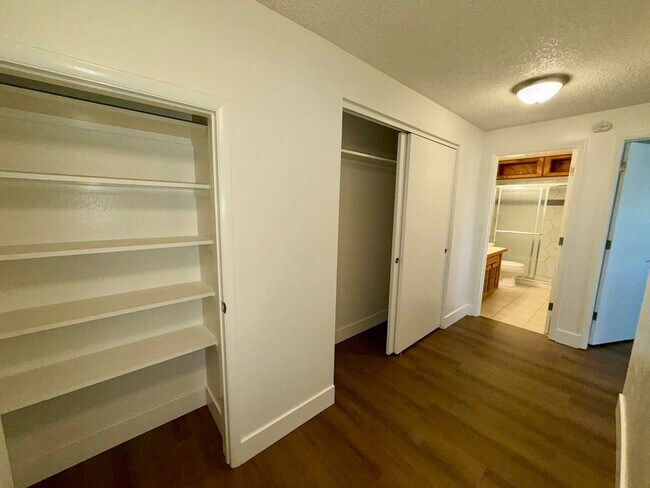 Building Photo - 1643 York Wy