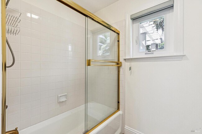 Building Photo - 32 Marin Bay Park Ct