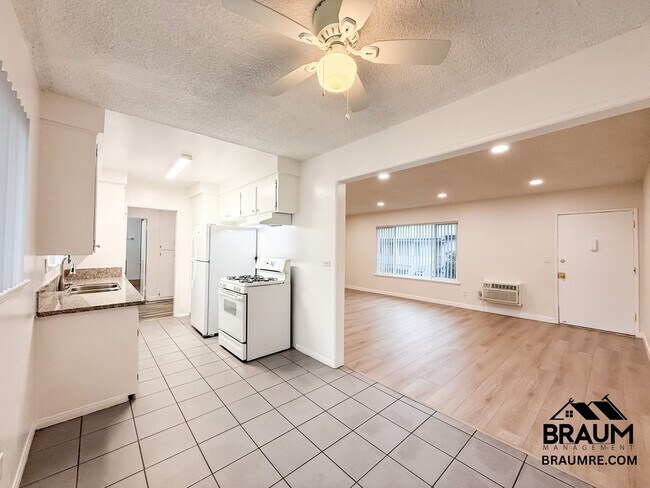 Building Photo - 5131 Buffalo Ave