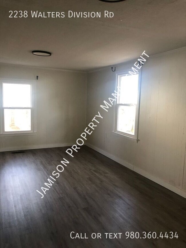 Building Photo - 2238 Walters Division Rd