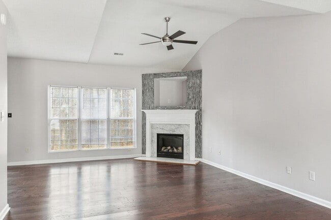 Building Photo - 3690 Brookwood Blvd