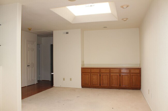 Building Photo - 2bd/2bth Ocean Hills 55+ Single Level home!