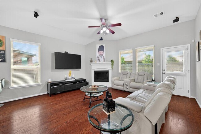 Building Photo - 13935 Manobrook Ct