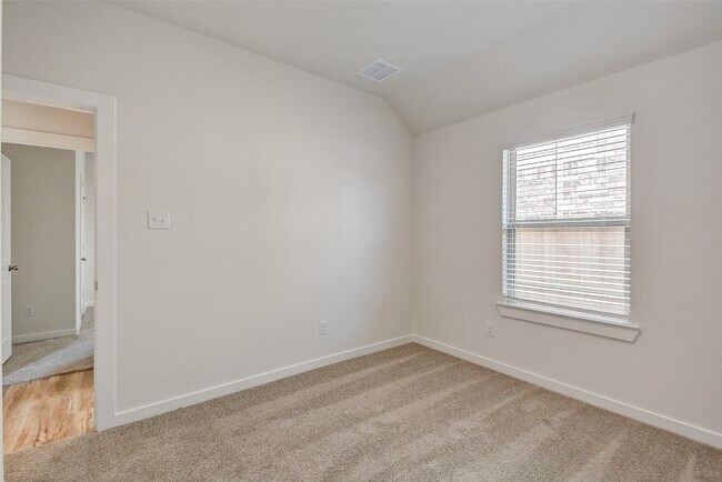 Building Photo - 31119 Myers Hvn Ln