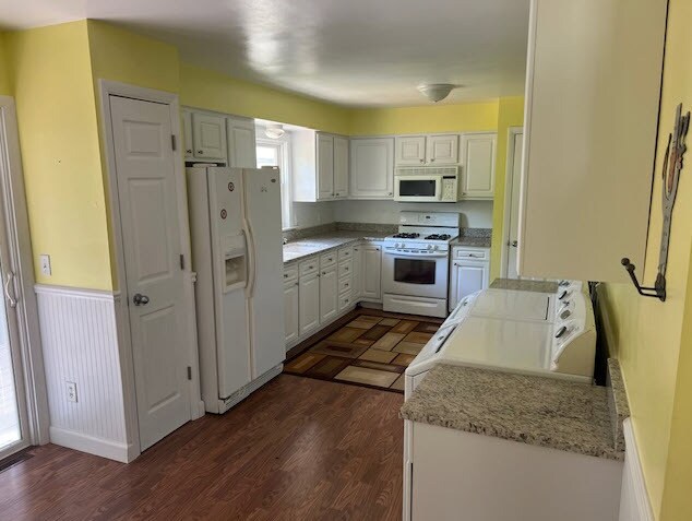 Kitchen 2 - 25419 Red Arrow Hwy